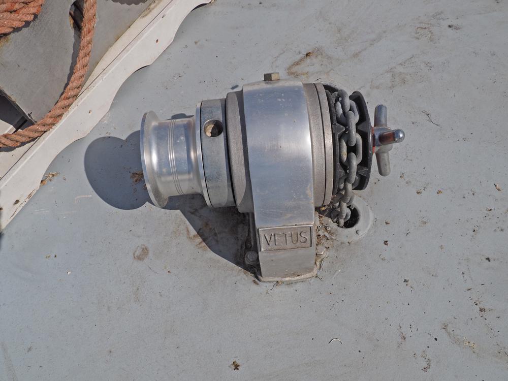  Deck equipment